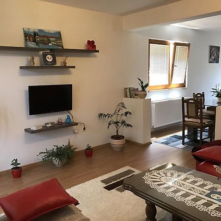 Apartment Near The Airport Сараево Екстериор снимка