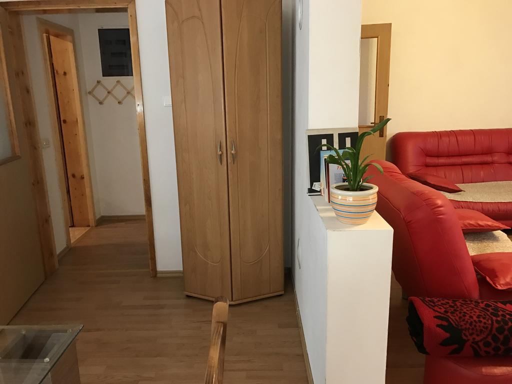 Apartment Near The Airport Сараево Екстериор снимка